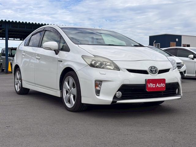 プリウス Ｇツーリングセレクション　ＨＤＤナビ　フルセグＴＶ　リアカメラ　スマートキー　ＬＥＤヘッドライト　衝突軽減ブレーキ　革シート　シートヒーター　Ｂｌｕｅｔｏｏｔｈ　クルコン　純正１７インチアルミ　ＥＴＣ（2枚目）