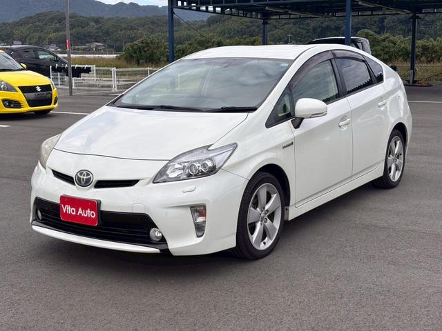 プリウス Ｇツーリングセレクション　ＨＤＤナビ　フルセグＴＶ　リアカメラ　スマートキー　ＬＥＤヘッドライト　衝突軽減ブレーキ　革シート　シートヒーター　Ｂｌｕｅｔｏｏｔｈ　クルコン　純正１７インチアルミ　ＥＴＣ（7枚目）