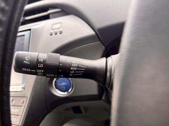 プリウス Ｇツーリングセレクション　ＨＤＤナビ　フルセグＴＶ　リアカメラ　スマートキー　ＬＥＤヘッドライト　衝突軽減ブレーキ　革シート　シートヒーター　Ｂｌｕｅｔｏｏｔｈ　クルコン　純正１７インチアルミ　ＥＴＣ（26枚目）