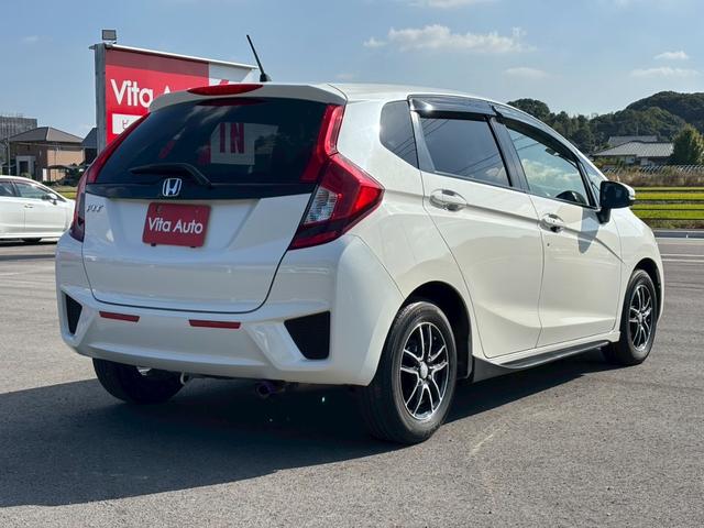 フィット １３Ｇ・Ｌパッケージ　メモリーナビ　フルセグＴＶ　スマートキー　ＬＥＤヘッドライト　前後ドラレコ　社外１４インチアルミ（13枚目）