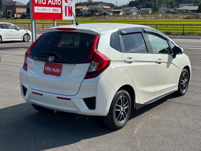 フィット １３Ｇ・Ｌパッケージ　メモリーナビ　フルセグＴＶ　スマートキー　ＬＥＤヘッドライト　前後ドラレコ　社外１４インチアルミ（14枚目）