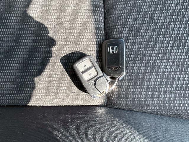 フィット １３Ｇ・Ｌパッケージ　メモリーナビ　フルセグＴＶ　スマートキー　ＬＥＤヘッドライト　前後ドラレコ　社外１４インチアルミ（26枚目）