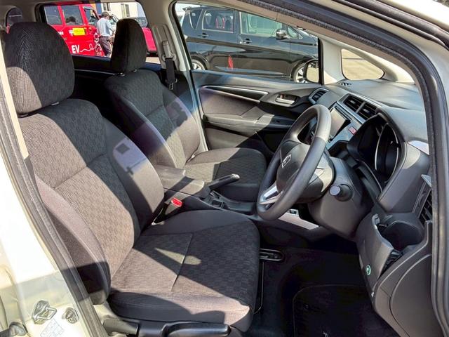 フィット １３Ｇ・Ｌパッケージ　メモリーナビ　フルセグＴＶ　スマートキー　ＬＥＤヘッドライト　前後ドラレコ　社外１４インチアルミ（33枚目）