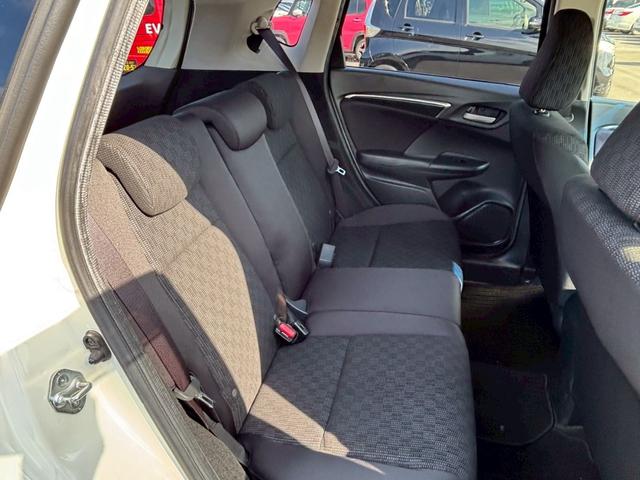 フィット １３Ｇ・Ｌパッケージ　メモリーナビ　フルセグＴＶ　スマートキー　ＬＥＤヘッドライト　前後ドラレコ　社外１４インチアルミ（35枚目）