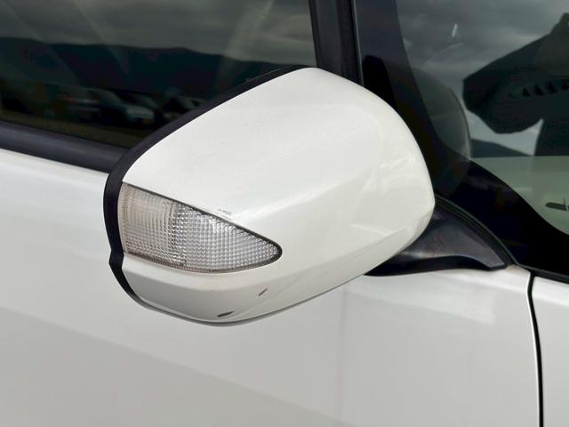 フィットシャトルハイブリッド ハイブリッド・スマートセレクション　ファインライン　メモリーナビ　ワンセグＴＶ　リアカメラ　スマートキー　ＨＩＤヘッドライト　シートヒーター　クルコン　社外１５インチアルミ　ＥＴＣ（15枚目）