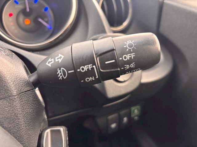 フィットシャトルハイブリッド ハイブリッド・スマートセレクション　ファインライン　メモリーナビ　ワンセグＴＶ　リアカメラ　スマートキー　ＨＩＤヘッドライト　シートヒーター　クルコン　社外１５インチアルミ　ＥＴＣ（25枚目）