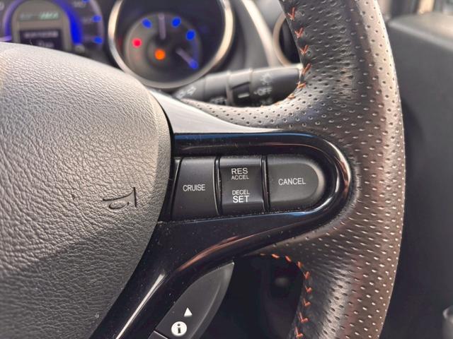 フィットシャトルハイブリッド ハイブリッド・スマートセレクション　ファインライン　メモリーナビ　ワンセグＴＶ　リアカメラ　スマートキー　ＨＩＤヘッドライト　シートヒーター　クルコン　社外１５インチアルミ　ＥＴＣ（27枚目）