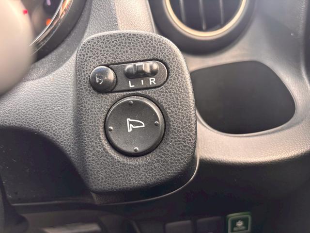 フィットシャトルハイブリッド ハイブリッド・スマートセレクション　ファインライン　メモリーナビ　ワンセグＴＶ　リアカメラ　スマートキー　ＨＩＤヘッドライト　シートヒーター　クルコン　社外１５インチアルミ　ＥＴＣ（29枚目）