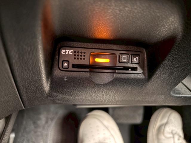 フィットシャトルハイブリッド ハイブリッド・スマートセレクション　ファインライン　メモリーナビ　ワンセグＴＶ　リアカメラ　スマートキー　ＨＩＤヘッドライト　シートヒーター　クルコン　社外１５インチアルミ　ＥＴＣ（32枚目）