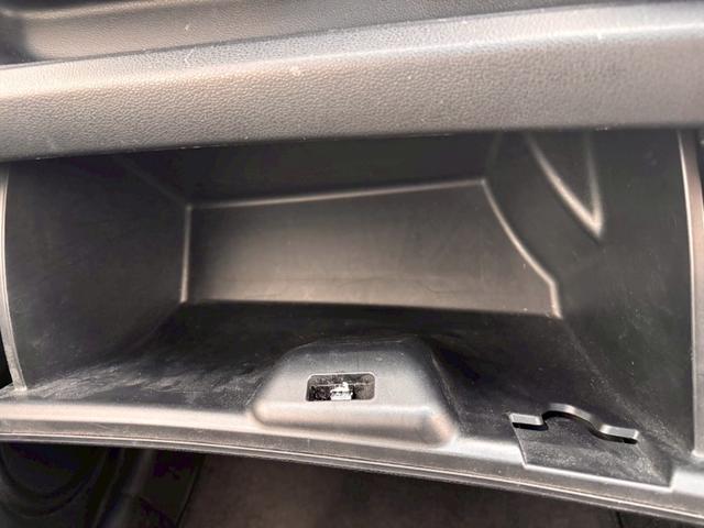 フィットシャトルハイブリッド ハイブリッド・スマートセレクション　ファインライン　メモリーナビ　ワンセグＴＶ　リアカメラ　スマートキー　ＨＩＤヘッドライト　シートヒーター　クルコン　社外１５インチアルミ　ＥＴＣ（34枚目）