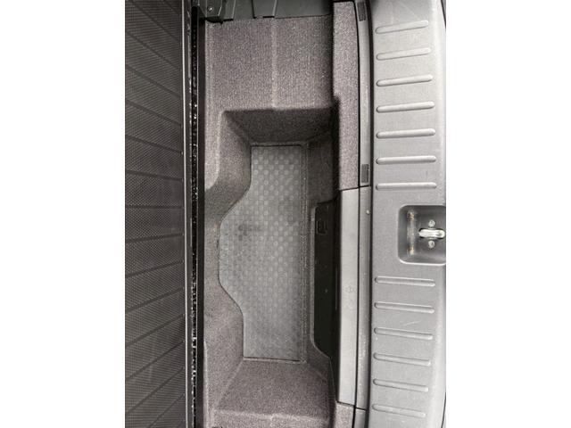 フィットシャトルハイブリッド ハイブリッド・スマートセレクション　ファインライン　メモリーナビ　ワンセグＴＶ　リアカメラ　スマートキー　ＨＩＤヘッドライト　シートヒーター　クルコン　社外１５インチアルミ　ＥＴＣ（42枚目）