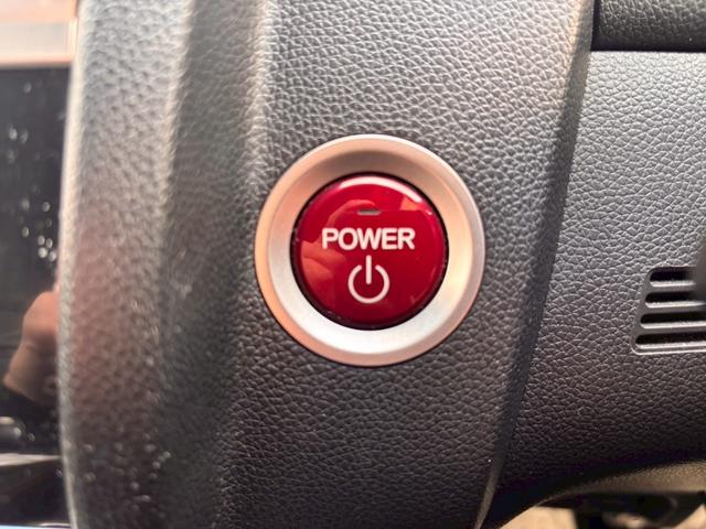 フィットハイブリッド Ｓパッケージ　メモリーナビ　フルセグＴＶ　リアカメラ　スマートキー　ＬＥＤヘッドライト　Ｂｌｕｅｔｏｏｔｈ　クルコン　純正１６インチアルミ　ＥＴＣ（24枚目）