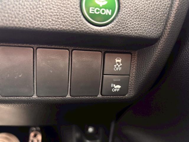 フィットハイブリッド Ｓパッケージ　メモリーナビ　フルセグＴＶ　リアカメラ　スマートキー　ＬＥＤヘッドライト　Ｂｌｕｅｔｏｏｔｈ　クルコン　純正１６インチアルミ　ＥＴＣ（32枚目）