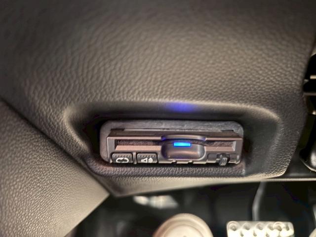 フィットハイブリッド Ｓパッケージ　メモリーナビ　フルセグＴＶ　リアカメラ　スマートキー　ＬＥＤヘッドライト　Ｂｌｕｅｔｏｏｔｈ　クルコン　純正１６インチアルミ　ＥＴＣ（33枚目）