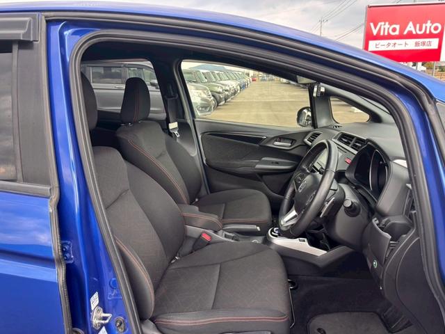 フィットハイブリッド Ｓパッケージ　メモリーナビ　フルセグＴＶ　リアカメラ　スマートキー　ＬＥＤヘッドライト　Ｂｌｕｅｔｏｏｔｈ　クルコン　純正１６インチアルミ　ＥＴＣ（40枚目）