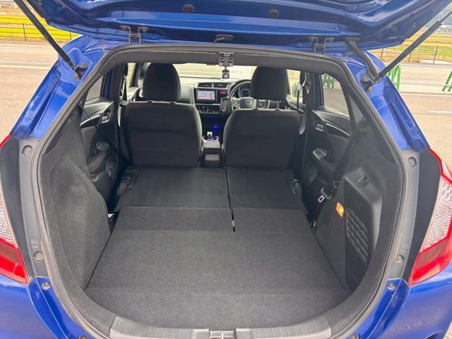 フィットハイブリッド Ｓパッケージ　メモリーナビ　フルセグＴＶ　リアカメラ　スマートキー　ＬＥＤヘッドライト　Ｂｌｕｅｔｏｏｔｈ　クルコン　純正１６インチアルミ　ＥＴＣ（44枚目）