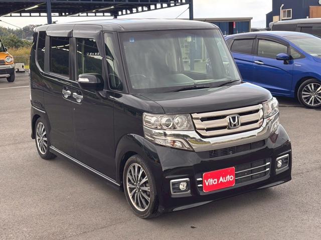 Ｎ－ＢＯＸカスタム Ｇ・ターボＬパッケージ　ＳＤナビ　フルセグＴＶ　リアカメラ　スマートキー　ＨＩＤヘッドライト　両側パワスラ　Ｂｌｕｅｔｏｏｔｈ　クルコン　純正１５インチアルミ　ＥＴＣ（2枚目）