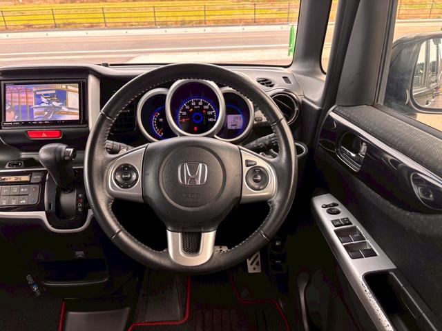 Ｎ－ＢＯＸカスタム Ｇ・ターボＬパッケージ　ＳＤナビ　フルセグＴＶ　リアカメラ　スマートキー　ＨＩＤヘッドライト　両側パワスラ　Ｂｌｕｅｔｏｏｔｈ　クルコン　純正１５インチアルミ　ＥＴＣ（19枚目）