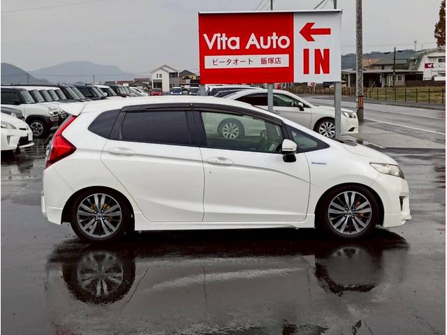 フィットハイブリッド Ｓパッケージ　ＳＤナビ　フルセグＴＶ　リアカメラ　スマートキー　ＬＥＤヘッドライト　クルコン　純正１６インチアルミ　ＥＴＣ（15枚目）