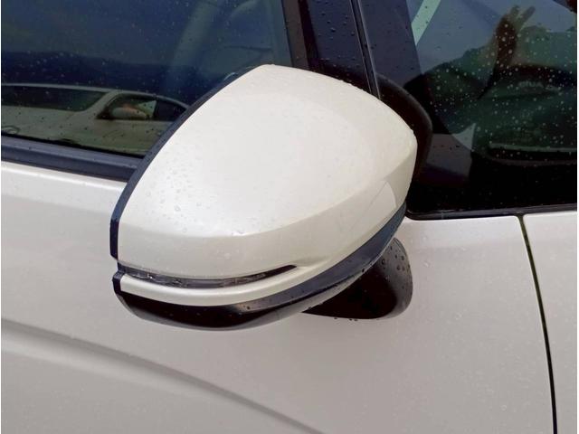 フィットハイブリッド Ｓパッケージ　ＳＤナビ　フルセグＴＶ　リアカメラ　スマートキー　ＬＥＤヘッドライト　クルコン　純正１６インチアルミ　ＥＴＣ（16枚目）