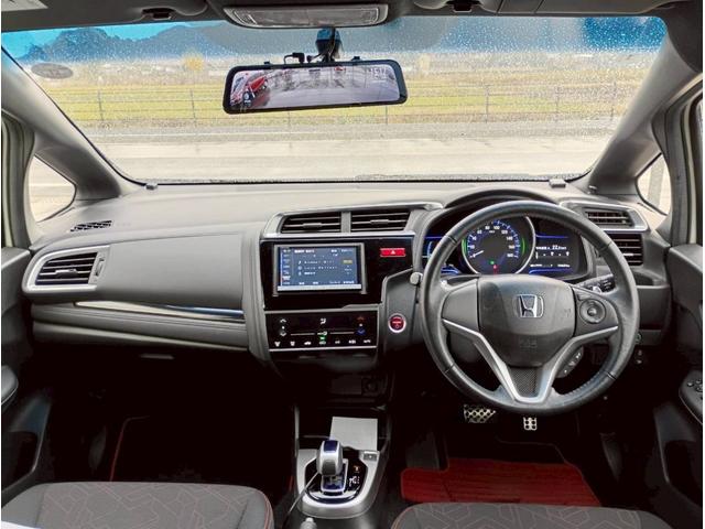 フィットハイブリッド Ｓパッケージ　ＳＤナビ　フルセグＴＶ　リアカメラ　スマートキー　ＬＥＤヘッドライト　クルコン　純正１６インチアルミ　ＥＴＣ（19枚目）