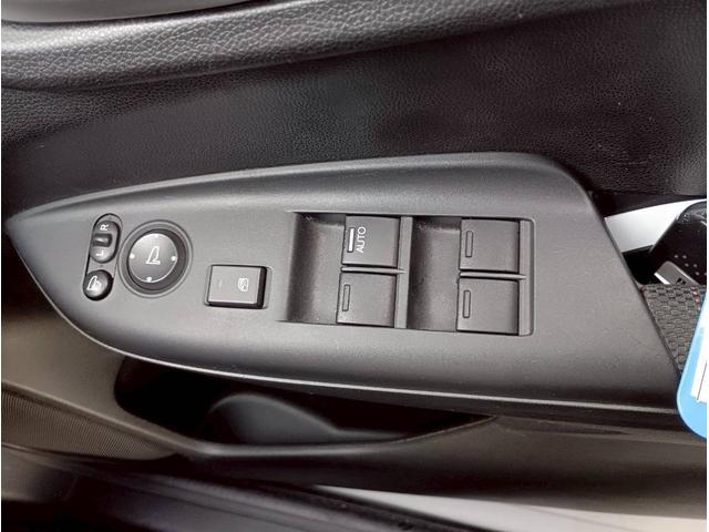 フィットハイブリッド Ｓパッケージ　ＳＤナビ　フルセグＴＶ　リアカメラ　スマートキー　ＬＥＤヘッドライト　クルコン　純正１６インチアルミ　ＥＴＣ（32枚目）