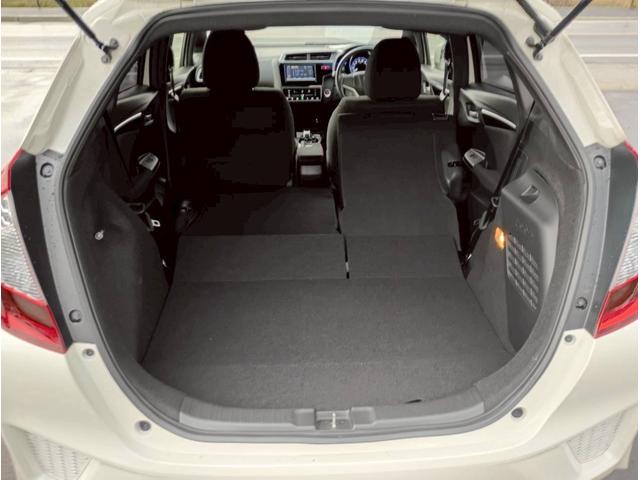 フィットハイブリッド Ｓパッケージ　ＳＤナビ　フルセグＴＶ　リアカメラ　スマートキー　ＬＥＤヘッドライト　クルコン　純正１６インチアルミ　ＥＴＣ（41枚目）