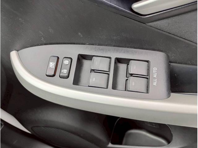 プリウス Ｓ　メモリーナビ　フルセグＴＶ　リアカメラ　スマートキー　ＨＩＤヘッドライト　前ドラレコ　Ｂｌｕｅｔｏｏｔｈ　純正１５インチアルミ　ＥＴＣ（32枚目）