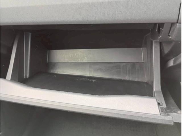 プリウス Ｓ　メモリーナビ　フルセグＴＶ　リアカメラ　スマートキー　ＨＩＤヘッドライト　前ドラレコ　Ｂｌｕｅｔｏｏｔｈ　純正１５インチアルミ　ＥＴＣ（34枚目）