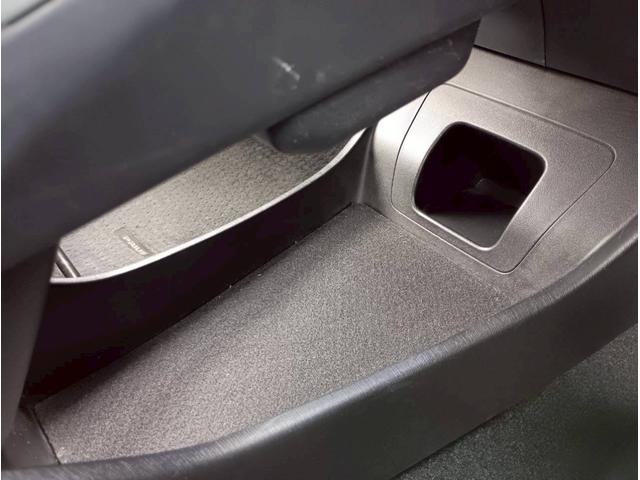 プリウス Ｓ　メモリーナビ　フルセグＴＶ　リアカメラ　スマートキー　ＨＩＤヘッドライト　前ドラレコ　Ｂｌｕｅｔｏｏｔｈ　純正１５インチアルミ　ＥＴＣ（37枚目）