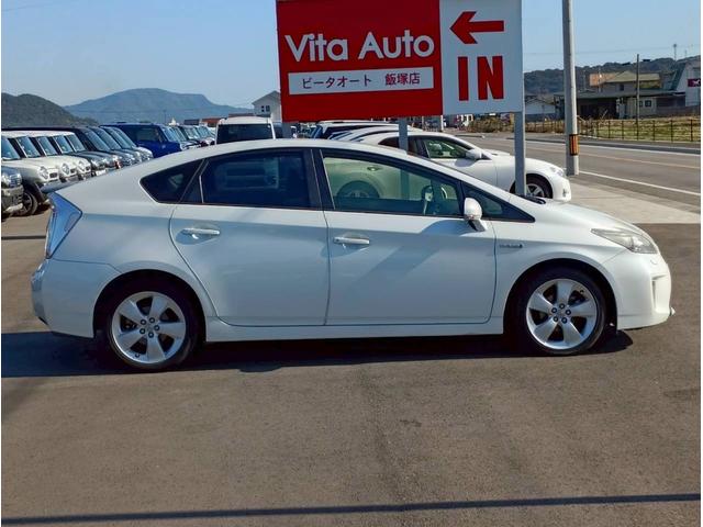 プリウス Ｓツーリングセレクション　ＨＤＤナビ　ワンセグＴＶ　リアカメラ　スマートキー　ＬＥＤヘッドライト　Ｂｌｕｅｔｏｏｔｈ　純正１７インチアルミ　ＥＴＣ（9枚目）