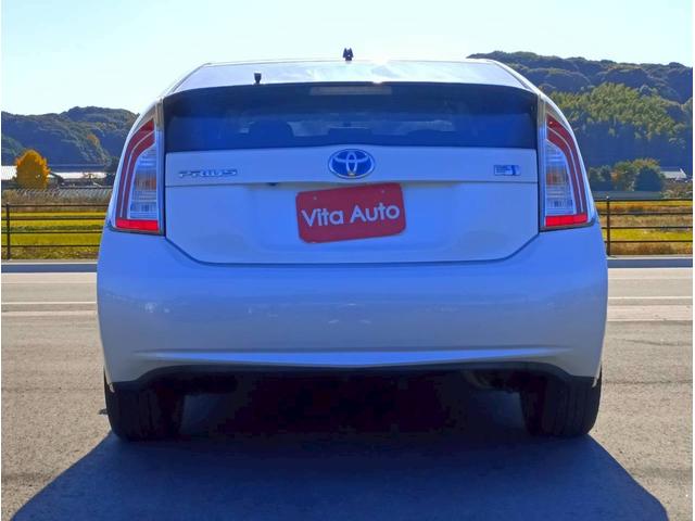 プリウス Ｓツーリングセレクション　ＨＤＤナビ　ワンセグＴＶ　リアカメラ　スマートキー　ＬＥＤヘッドライト　Ｂｌｕｅｔｏｏｔｈ　純正１７インチアルミ　ＥＴＣ（12枚目）