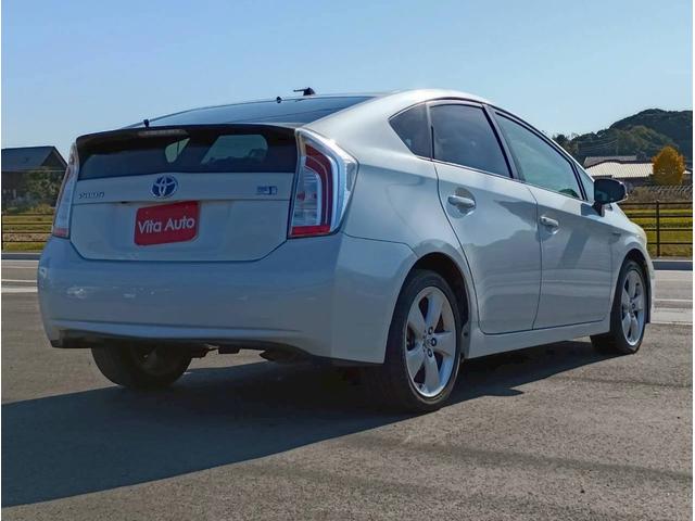 プリウス Ｓツーリングセレクション　ＨＤＤナビ　ワンセグＴＶ　リアカメラ　スマートキー　ＬＥＤヘッドライト　Ｂｌｕｅｔｏｏｔｈ　純正１７インチアルミ　ＥＴＣ（14枚目）