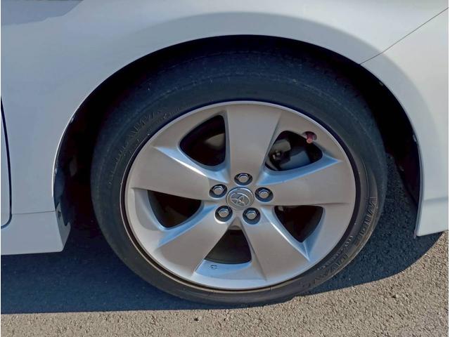 プリウス Ｓツーリングセレクション　ＨＤＤナビ　ワンセグＴＶ　リアカメラ　スマートキー　ＬＥＤヘッドライト　Ｂｌｕｅｔｏｏｔｈ　純正１７インチアルミ　ＥＴＣ（17枚目）