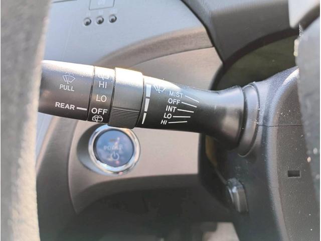 プリウス Ｓツーリングセレクション　ＨＤＤナビ　ワンセグＴＶ　リアカメラ　スマートキー　ＬＥＤヘッドライト　Ｂｌｕｅｔｏｏｔｈ　純正１７インチアルミ　ＥＴＣ（26枚目）