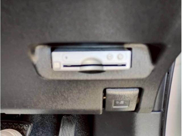 プリウス Ｓツーリングセレクション　ＨＤＤナビ　ワンセグＴＶ　リアカメラ　スマートキー　ＬＥＤヘッドライト　Ｂｌｕｅｔｏｏｔｈ　純正１７インチアルミ　ＥＴＣ（31枚目）