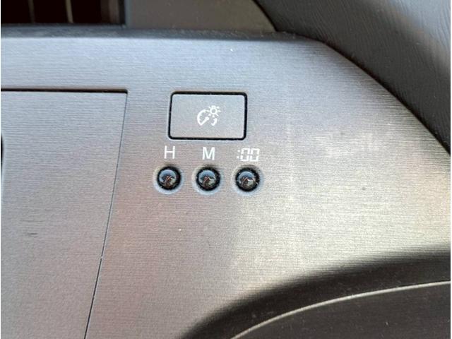 プリウス Ｓツーリングセレクション　ＨＤＤナビ　ワンセグＴＶ　リアカメラ　スマートキー　ＬＥＤヘッドライト　Ｂｌｕｅｔｏｏｔｈ　純正１７インチアルミ　ＥＴＣ（32枚目）