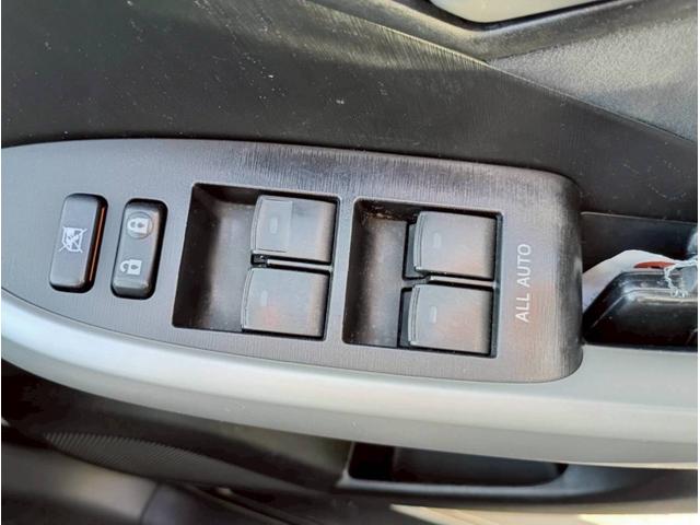 プリウス Ｓツーリングセレクション　ＨＤＤナビ　ワンセグＴＶ　リアカメラ　スマートキー　ＬＥＤヘッドライト　Ｂｌｕｅｔｏｏｔｈ　純正１７インチアルミ　ＥＴＣ（36枚目）