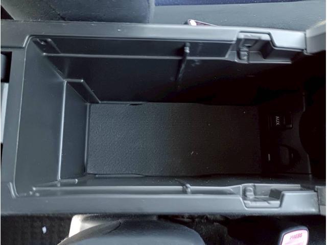 プリウス Ｓツーリングセレクション　ＨＤＤナビ　ワンセグＴＶ　リアカメラ　スマートキー　ＬＥＤヘッドライト　Ｂｌｕｅｔｏｏｔｈ　純正１７インチアルミ　ＥＴＣ（37枚目）