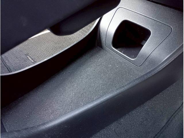 プリウス Ｓツーリングセレクション　ＨＤＤナビ　ワンセグＴＶ　リアカメラ　スマートキー　ＬＥＤヘッドライト　Ｂｌｕｅｔｏｏｔｈ　純正１７インチアルミ　ＥＴＣ（38枚目）