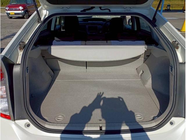 プリウス Ｓツーリングセレクション　ＨＤＤナビ　ワンセグＴＶ　リアカメラ　スマートキー　ＬＥＤヘッドライト　Ｂｌｕｅｔｏｏｔｈ　純正１７インチアルミ　ＥＴＣ（44枚目）