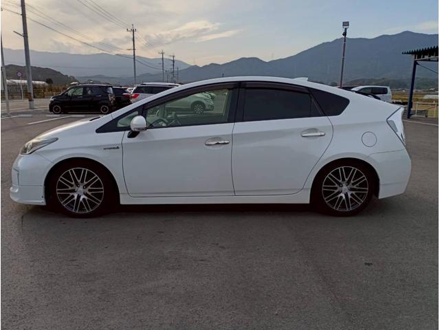 プリウス S メモリーナビ フルセグTV リアカメラ スマートキー HIDヘッドライト 前ドラレコ Bluetooth 社外17インチアルミ(7枚目)