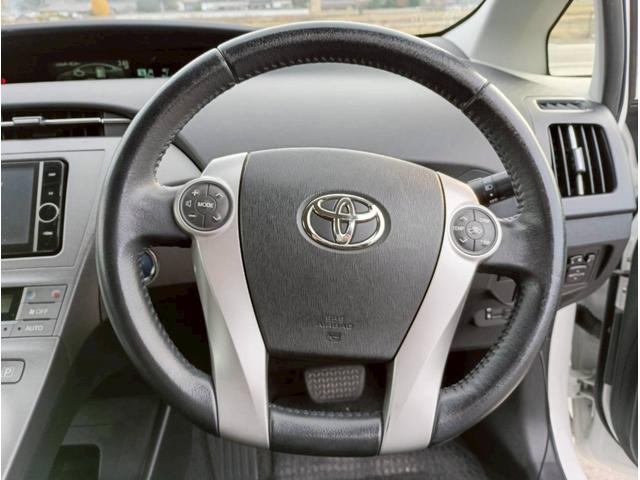 プリウス S メモリーナビ フルセグTV リアカメラ スマートキー HIDヘッドライト 前ドラレコ Bluetooth 社外17インチアルミ(19枚目)