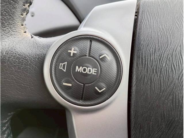 プリウス S メモリーナビ フルセグTV リアカメラ スマートキー HIDヘッドライト 前ドラレコ Bluetooth 社外17インチアルミ(24枚目)