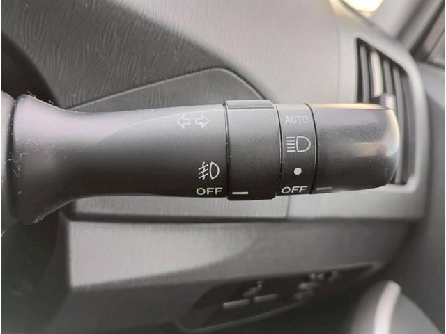 プリウス S メモリーナビ フルセグTV リアカメラ スマートキー HIDヘッドライト 前ドラレコ Bluetooth 社外17インチアルミ(25枚目)