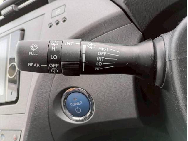 プリウス S メモリーナビ フルセグTV リアカメラ スマートキー HIDヘッドライト 前ドラレコ Bluetooth 社外17インチアルミ(26枚目)