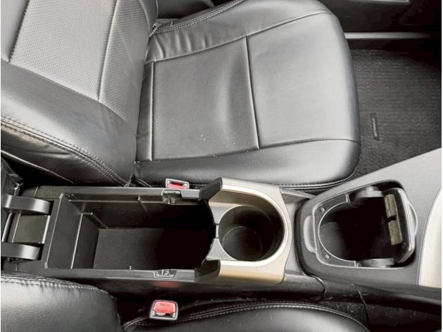 プリウス S メモリーナビ フルセグTV リアカメラ スマートキー HIDヘッドライト 前ドラレコ Bluetooth 社外17インチアルミ(33枚目)