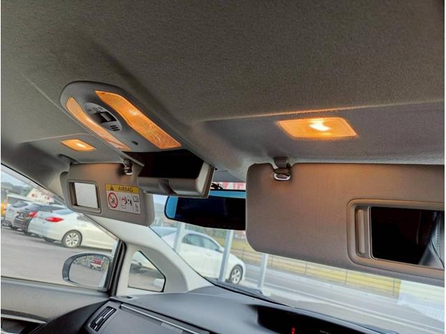 プリウス S メモリーナビ フルセグTV リアカメラ スマートキー HIDヘッドライト 前ドラレコ Bluetooth 社外17インチアルミ(37枚目)