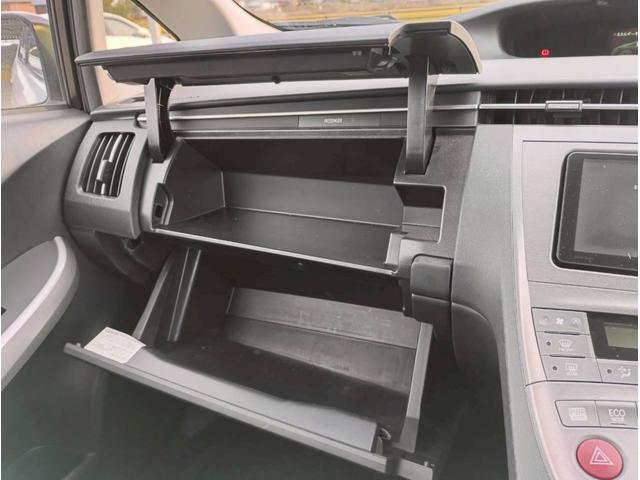 プリウス S メモリーナビ フルセグTV リアカメラ スマートキー HIDヘッドライト 前ドラレコ Bluetooth 社外17インチアルミ(38枚目)