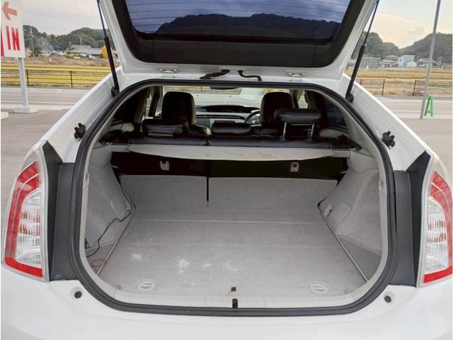 プリウス S メモリーナビ フルセグTV リアカメラ スマートキー HIDヘッドライト 前ドラレコ Bluetooth 社外17インチアルミ(42枚目)